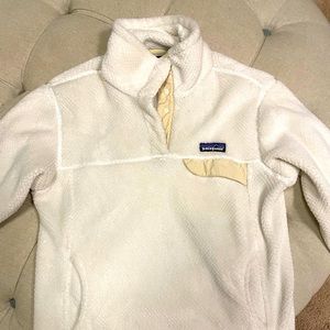 White Patagonia women’s pull over